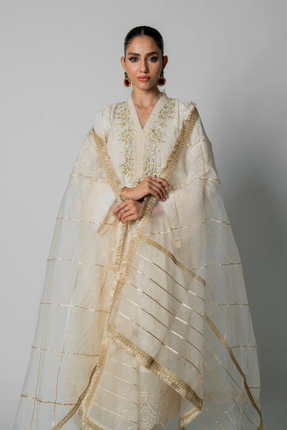 Channdi Raat Embroidered Kurta with Pants