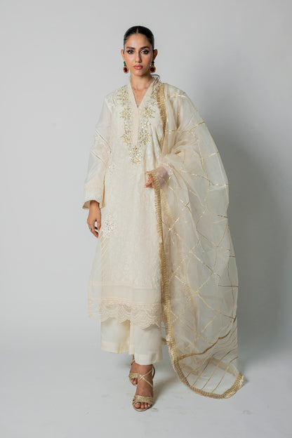 Channdi Raat Embroidered Kurta with Pants