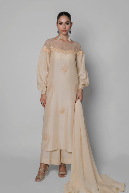 Daisy Dawn with pants