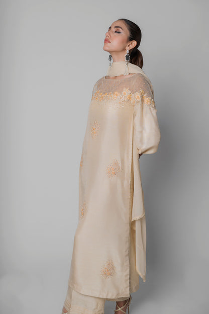 Daisy Dawn with pants