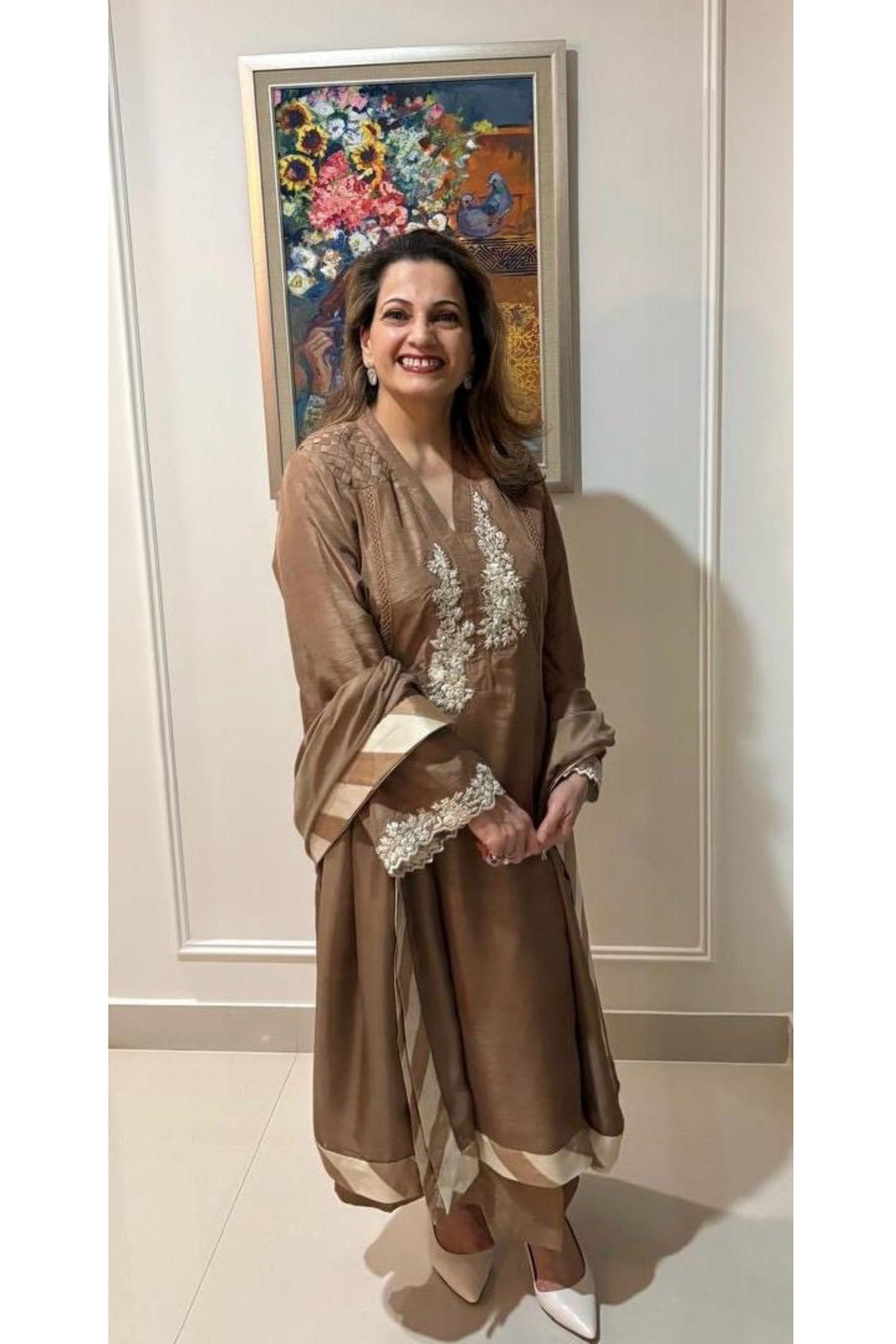 Client wearing Mocha