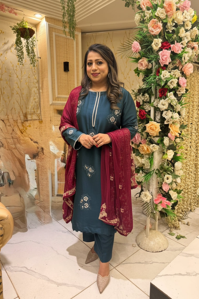 Client wearing Insia Sohail