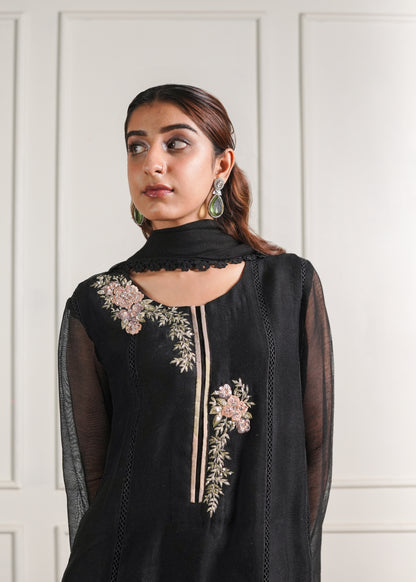Black chatta patti Kalidaaar Kurta set with duppatta