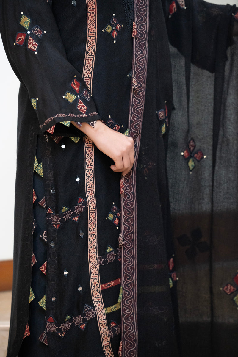 Appliqued Long kurta