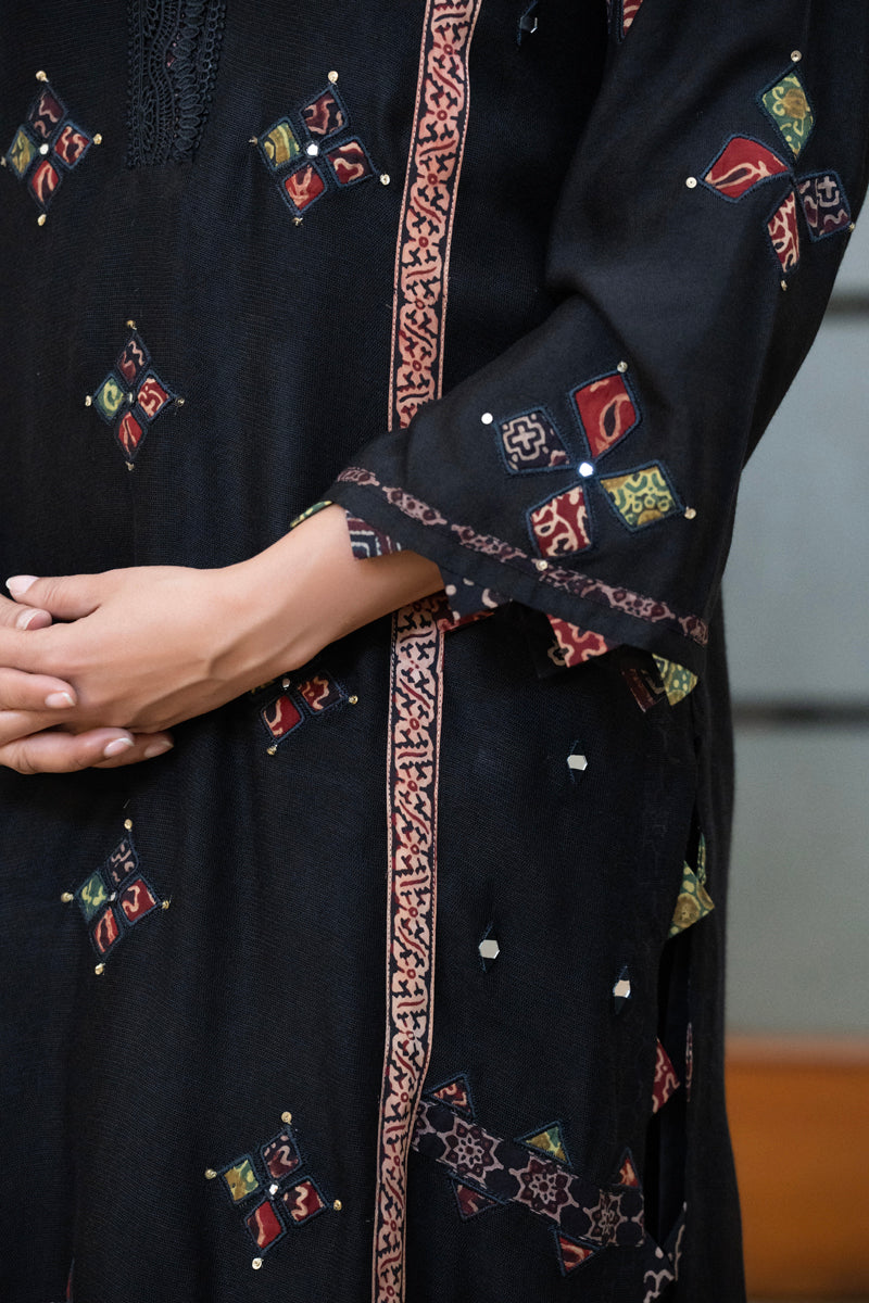 Appliqued Long kurta