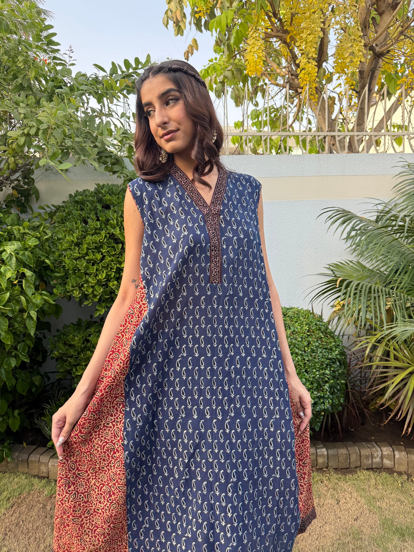 Neela Amber  |  Pure Lawn 3 Kali Kurta