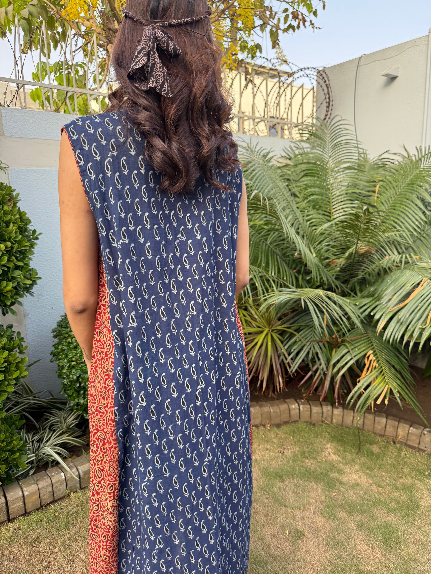 Neela Amber  |  Pure Lawn 3 Kali Kurta