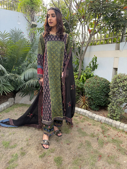 Zar-e-Ajrak

Pure Lawn | Luxury Pret