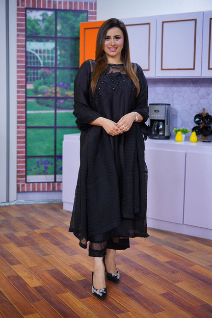 Madeha Naqvi in Floating Petal
