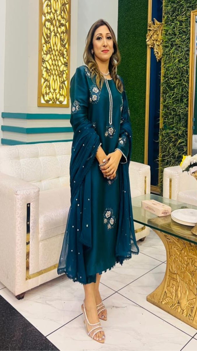 Client wearing Insia Sohail
