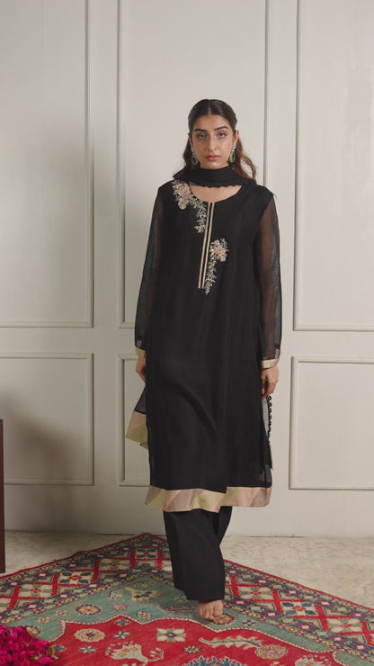 Black chatta patti Kalidaaar Kurta set with duppatta
